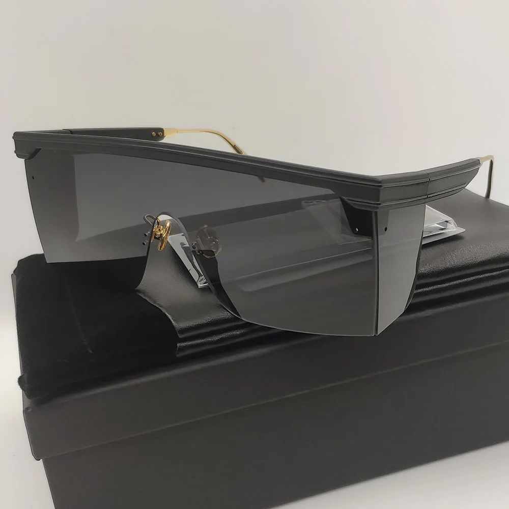 2022 Black Goggle Summer Shades Sunglasses For Women Brand Designer Male Retro Trend Fashion Futuristic For Sun Glasses UV400
2022 Black Goggle Summer Shades Sunglasses For Women Brand Designer Male Retro Trend Fashion Futuristic For Sun Glasses UV400