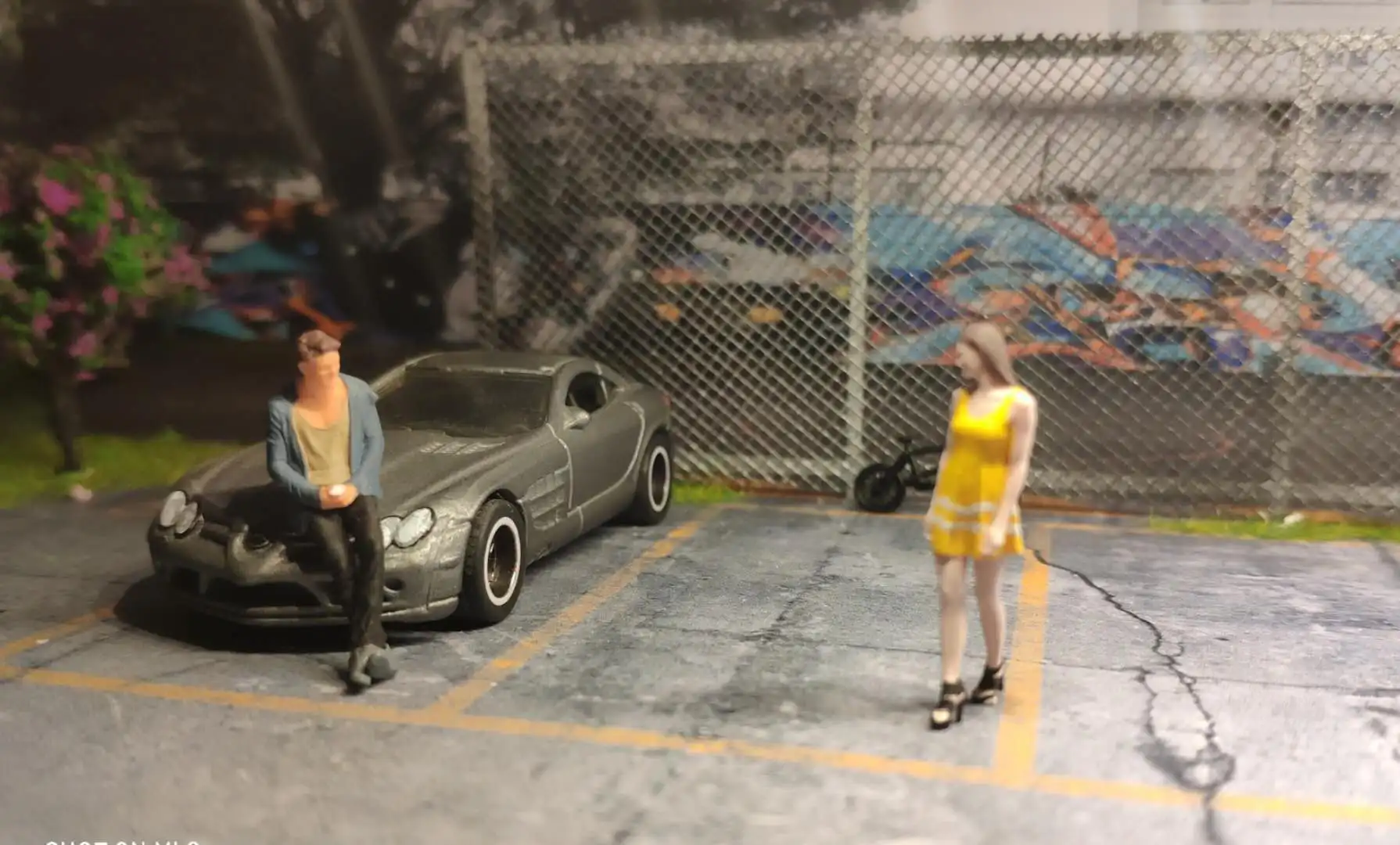 1/64 Puppet model walking female + sitting male car model scene with ornaments micro-landscape props
1/64 Puppet model walking female + sitting male car model scene with ornaments micro-landscape props