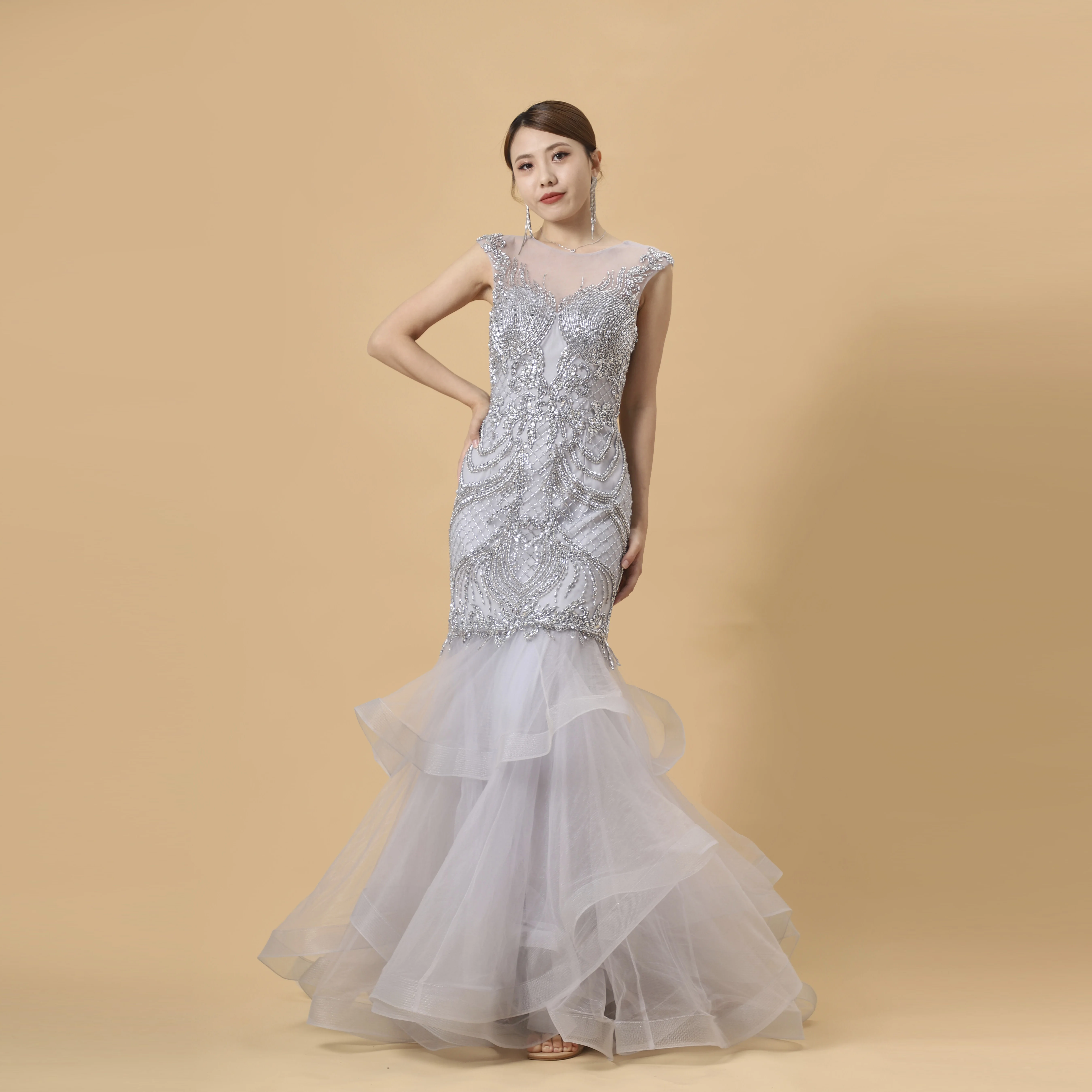 Women Shinny Beaded Off Shoulder O Neck Sleeveless Applique Layered Mermaid Mother Of The Groom Wedding Formal Dress
Women Shinny Beaded Off Shoulder O Neck Sleeveless Applique Layered Mermaid Mother Of The Groom Wedding Formal Dress