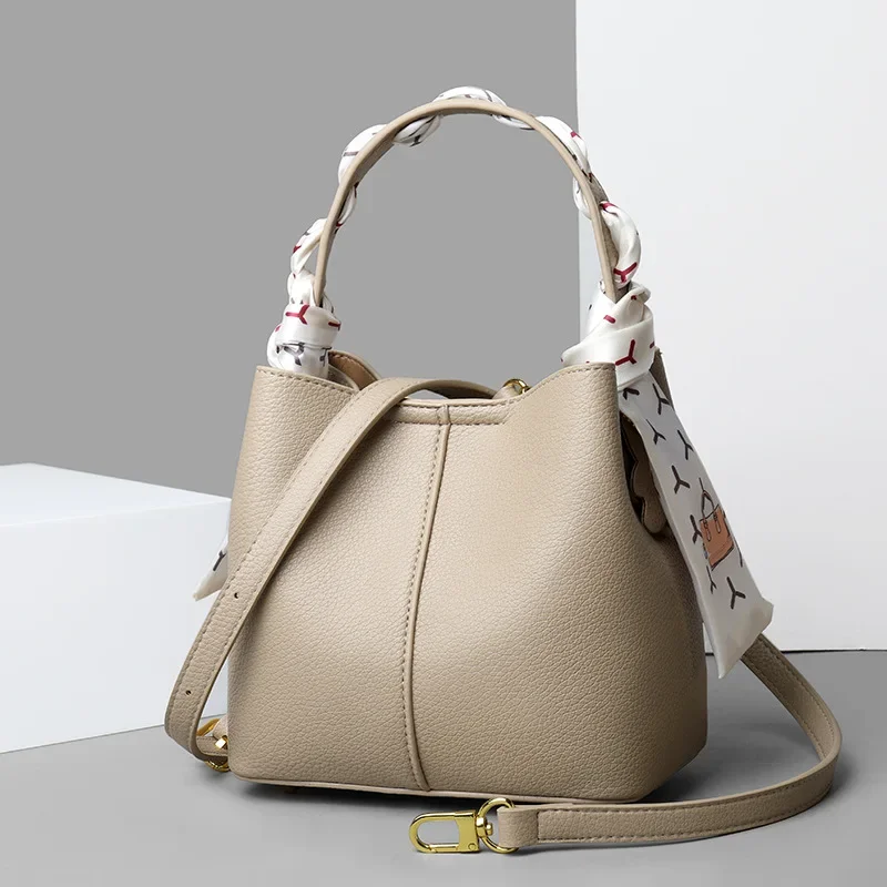 Brand women's handbag new fashion shoulder bag Fashion women's bucket bag feeling foreign style single shoulder crossbodyhandbag
Brand women's handbag new fashion shoulder bag Fashion women's bucket bag feeling foreign style single shoulder crossbodyhandbag