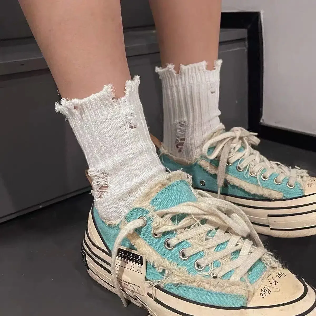 Fashion Socks for Women Harajuku Street Broken Hole Beggar Medium Tube Autumn Winter Pile Socks Hip-Hop Skateboard Cotton Socks
Fashion Socks for Women Harajuku Street Broken Hole Beggar Medium Tube Autumn Winter Pile Socks Hip-Hop Skateboard Cotton Socks