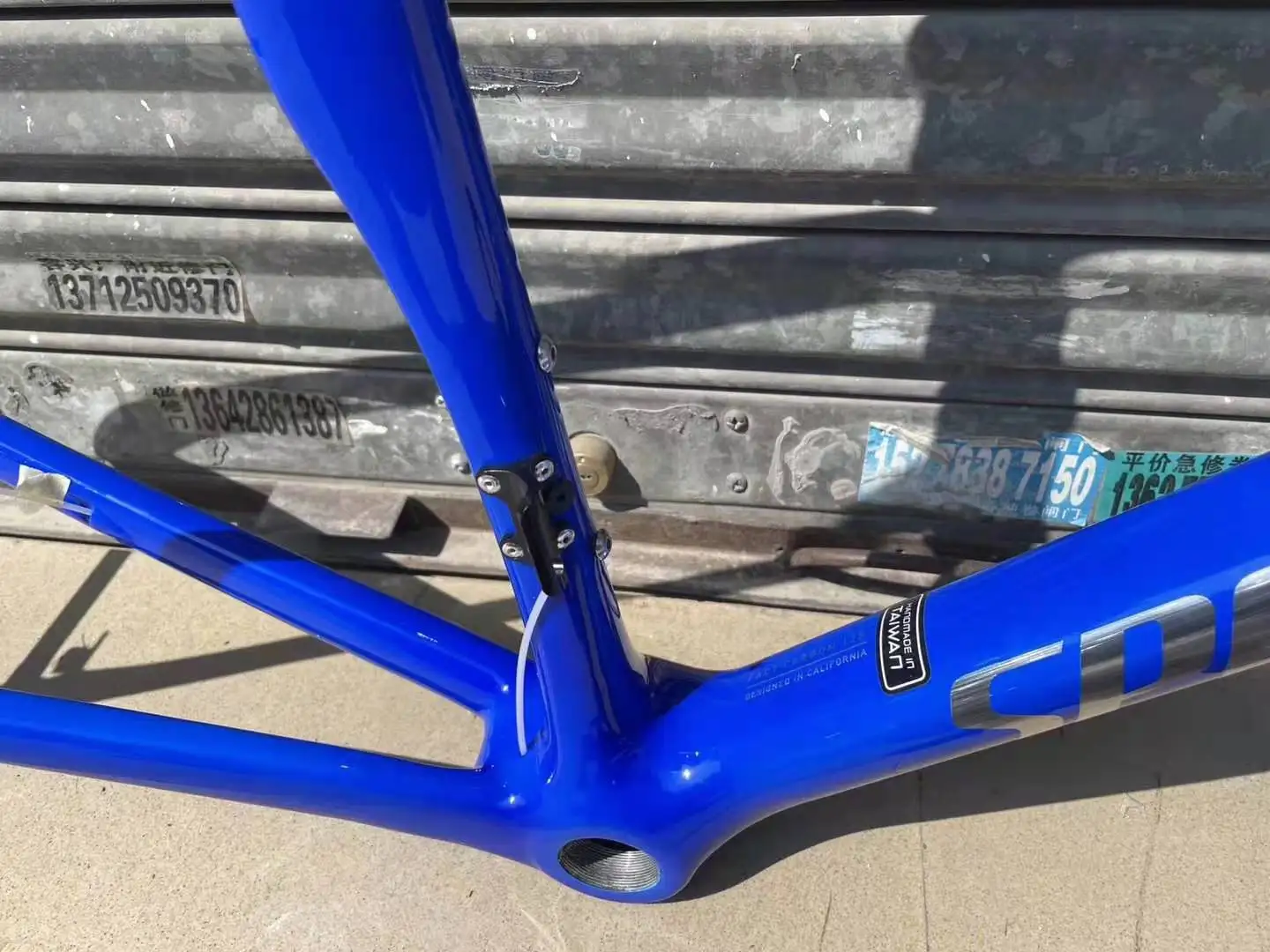 Deep blue color cycling carbon frame sl7 disc racing carbon bike frame bas thr axle 142x12/100x12mm made in taiwan frames
Deep blue color cycling carbon frame sl7 disc racing carbon bike frame bas thr axle 142x12/100x12mm made in taiwan frames