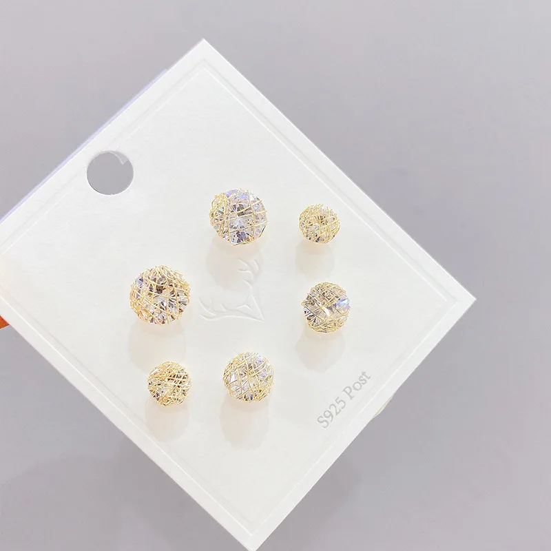 Korean Multi-Pair Set Earrings S925 Silvers Needle Elegant Three Pairs of Zircon Gold Plated Gift
Korean Multi-Pair Set Earrings S925 Silvers Needle Elegant Three Pairs of Zircon Gold Plated Gift