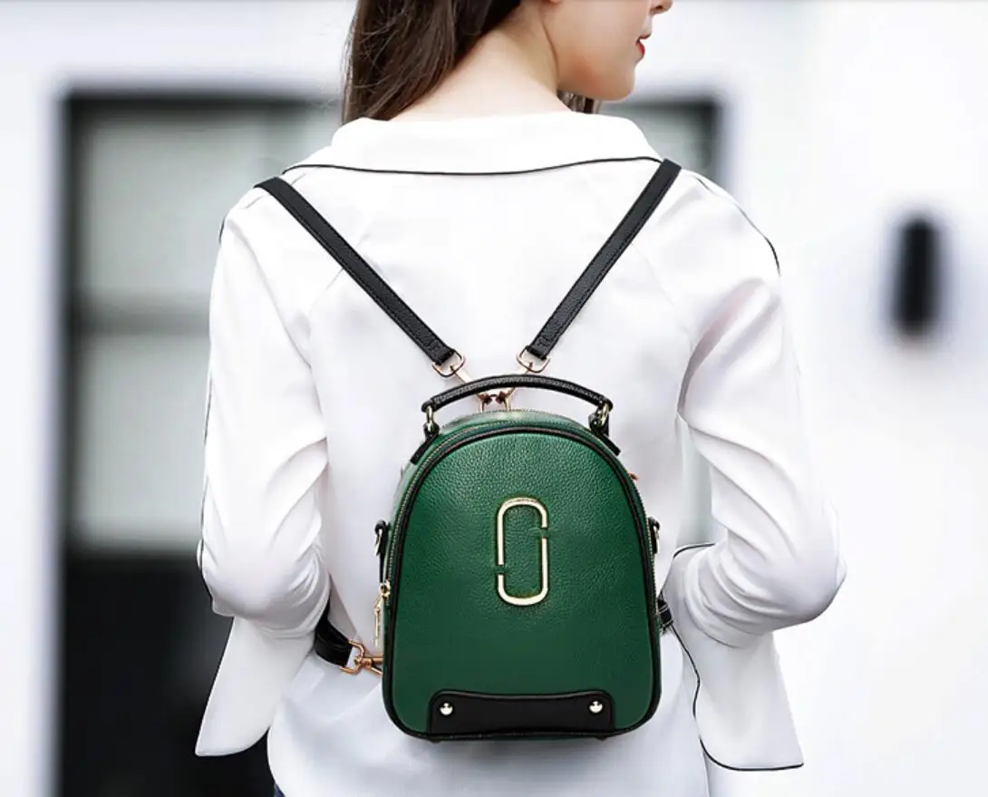 Designer Premium Quality Leather Backpack 2022 New Fashion Small Backpack Soft Leather Ladies Mini Messenger Bag 
Designer Premium Quality Leather Backpack 2022 New Fashion Small Backpack Soft Leather Ladies Mini Messenger Bag