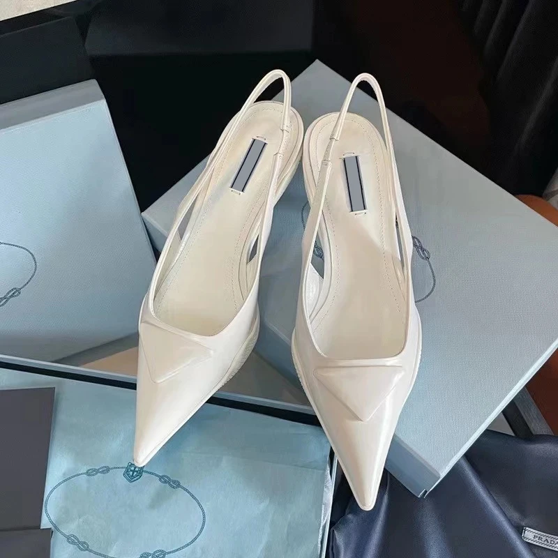 Triangle letter pointed cat heel sandals female back empty toe cap low heel sandals luxury sandals 2022 The New
Triangle letter pointed cat heel sandals female back empty toe cap low heel sandals luxury sandals 2022 The New