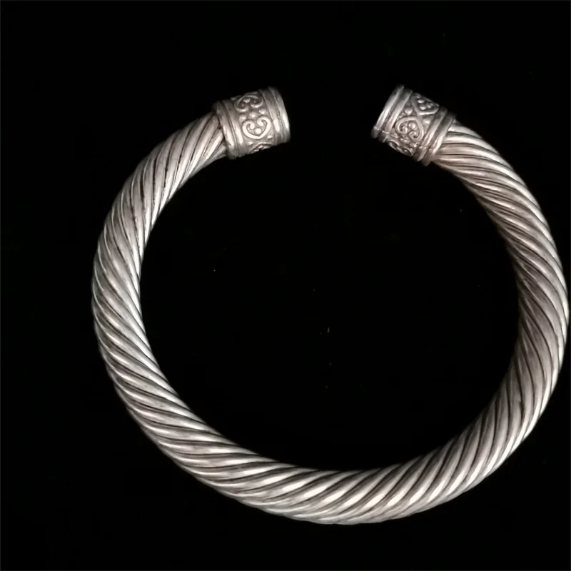 Mai Chuang/Tibetan Silver Winding Bracelet Open Fashion Bangles Personality Charm Jewelry Exquisite Gift for Men Women Couples
Mai Chuang/Tibetan Silver Winding Bracelet Open Fashion Bangles Personality Charm Jewelry Exquisite Gift for Men Women Couples
