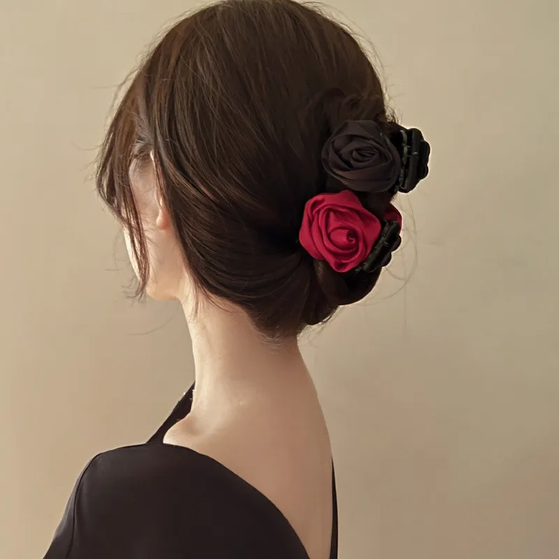 Fashion French Style Rose Hair Claw Quality Satin Flower Hair Clip For Women Vintage Ponytail Holder Crab Clamp Elegant Headwear
Fashion French Style Rose Hair Claw Quality Satin Flower Hair Clip For Women Vintage Ponytail Holder Crab Clamp Elegant Headwear
