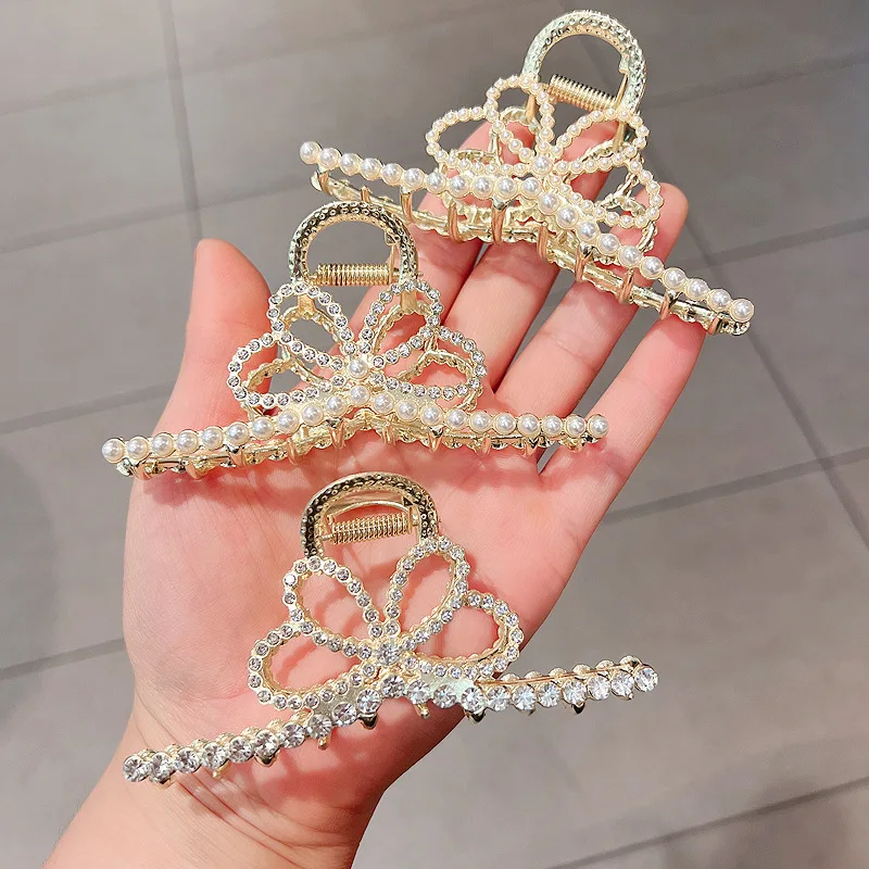New Pearl Rhinestone Large Hair Clip Claw Cute Ponytail Catch Shark Clips Hairpin Clamp for Ladies Headwear Hair Styling Tools
New Pearl Rhinestone Large Hair Clip Claw Cute Ponytail Catch Shark Clips Hairpin Clamp for Ladies Headwear Hair Styling Tools