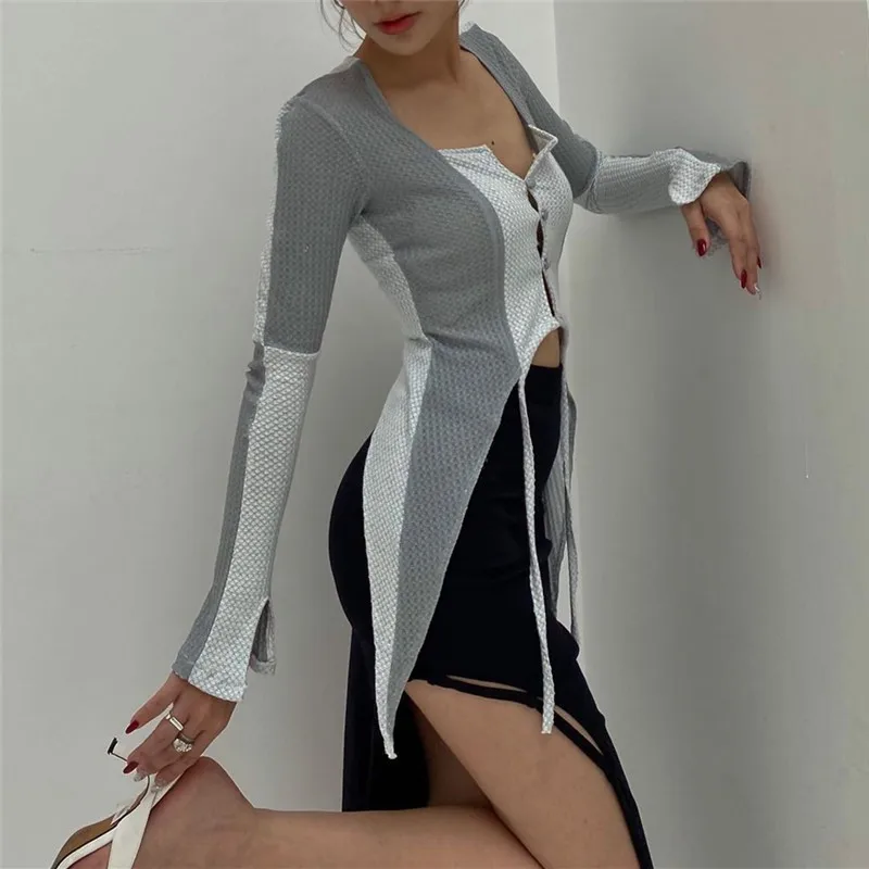 Women White and Grey Patchwork T shirts Female Elegant Fake Two Hollow out Long T shirt Cardigan Square Collar Full Sleeve Tees
Women White and Grey Patchwork T shirts Female Elegant Fake Two Hollow out Long T shirt Cardigan Square Collar Full Sleeve Tees