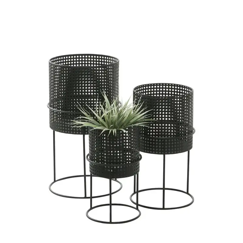 23", 19", 15"H Indoor Outdoor Woven Black Metal Planter with Removeable Stands (3 Count) Multiple Flower Pot Holder Shelf
23", 19", 15"H Indoor Outdoor Woven Black Metal Planter with Removeable Stands (3 Count) Multiple Flower Pot Holder Shelf