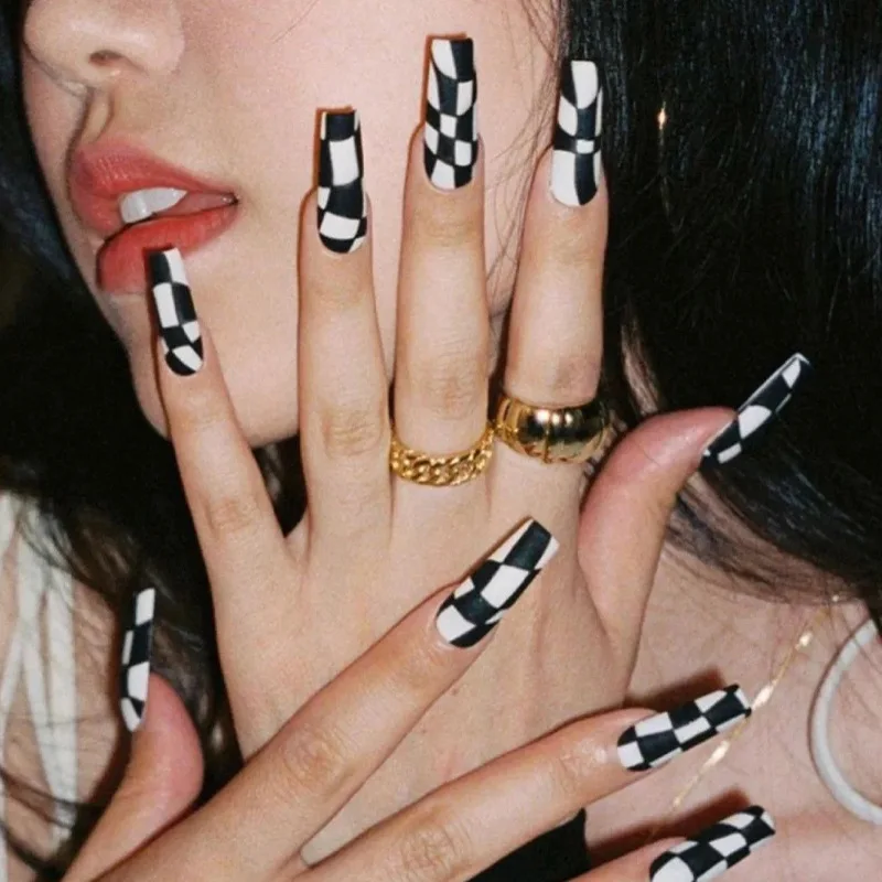 Reversi Checker Fake Nails Set 24pcs/set Korean Style False Nails with Designs Nail Accesoires Nail Charms Professional
Reversi Checker Fake Nails Set 24pcs/set Korean Style False Nails with Designs Nail Accesoires Nail Charms Professional