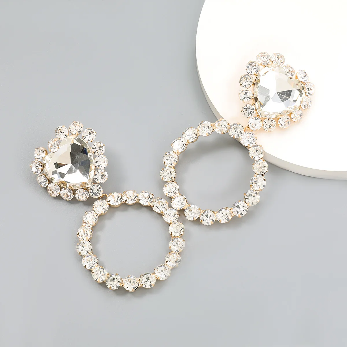 Ethnic Heart Crystal Drop Earrings Women Fashion Round Rhinestone Dangle Earrings Statement Wedding Jewelry party Gift Wholesale
Ethnic Heart Crystal Drop Earrings Women Fashion Round Rhinestone Dangle Earrings Statement Wedding Jewelry party Gift Wholesale