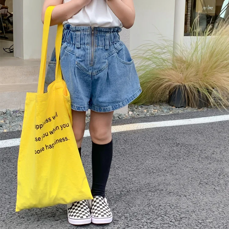 2022 New Girls Jeans Short Summer Kids Denim Shorts Children's Fashion Princess Jeans Toddler Pants Flower Baby Girl Clothing
2022 New Girls Jeans Short Summer Kids Denim Shorts Children's Fashion Princess Jeans Toddler Pants Flower Baby Girl Clothing