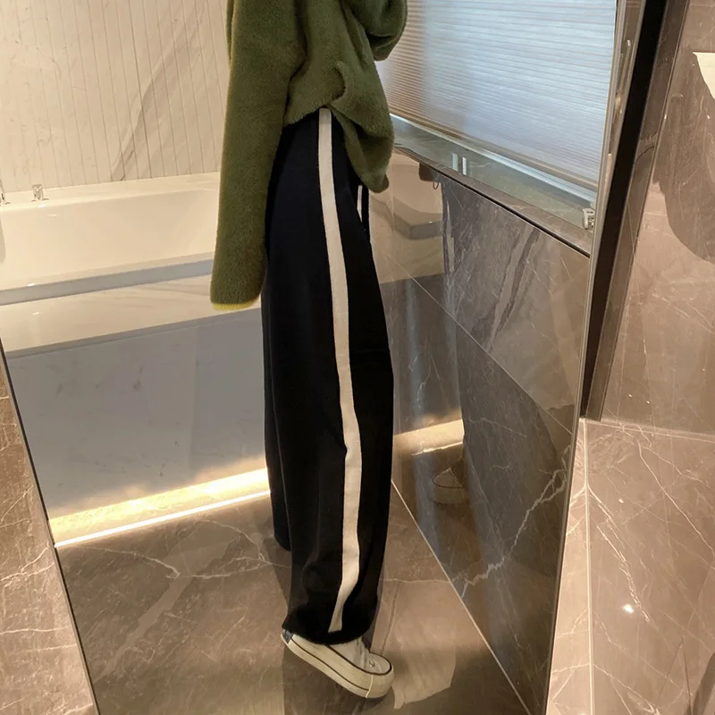 High Quality Autumn and Winter Female Niche Fashionable Two-sided Contrast Stripes Knitted Wide-leg Casual Pants Wool Trousers
High Quality Autumn and Winter Female Niche Fashionable Two-sided Contrast Stripes Knitted Wide-leg Casual Pants Wool Trousers