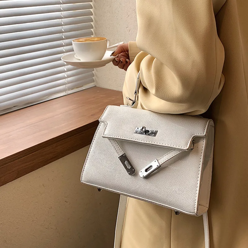 Solid Color Mini Platinum Bag Luxury Design Brand Handbags Retro Tote Shoulder Bag Women 2022 Trend Hand-held Brand Women's Bag
Solid Color Mini Platinum Bag Luxury Design Brand Handbags Retro Tote Shoulder Bag Women 2022 Trend Hand-held Brand Women's Bag