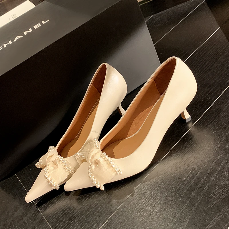 Real Leather String Bead Bow-knot Women Pumps Pointed Toe Shallow Ladies High Heels Shoes Spring Thin Heels Ladies Party Shoes
Real Leather String Bead Bow-knot Women Pumps Pointed Toe Shallow Ladies High Heels Shoes Spring Thin Heels Ladies Party Shoes
