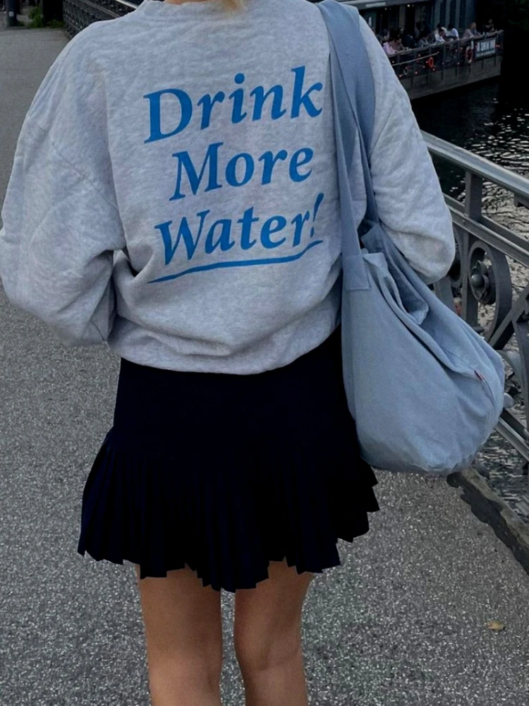 2022 Spring and Autumn New Round Neck Back Letter Print Loose Pullover Sweatshirt Women Hoodie
2022 Spring and Autumn New Round Neck Back Letter Print Loose Pullover Sweatshirt Women Hoodie