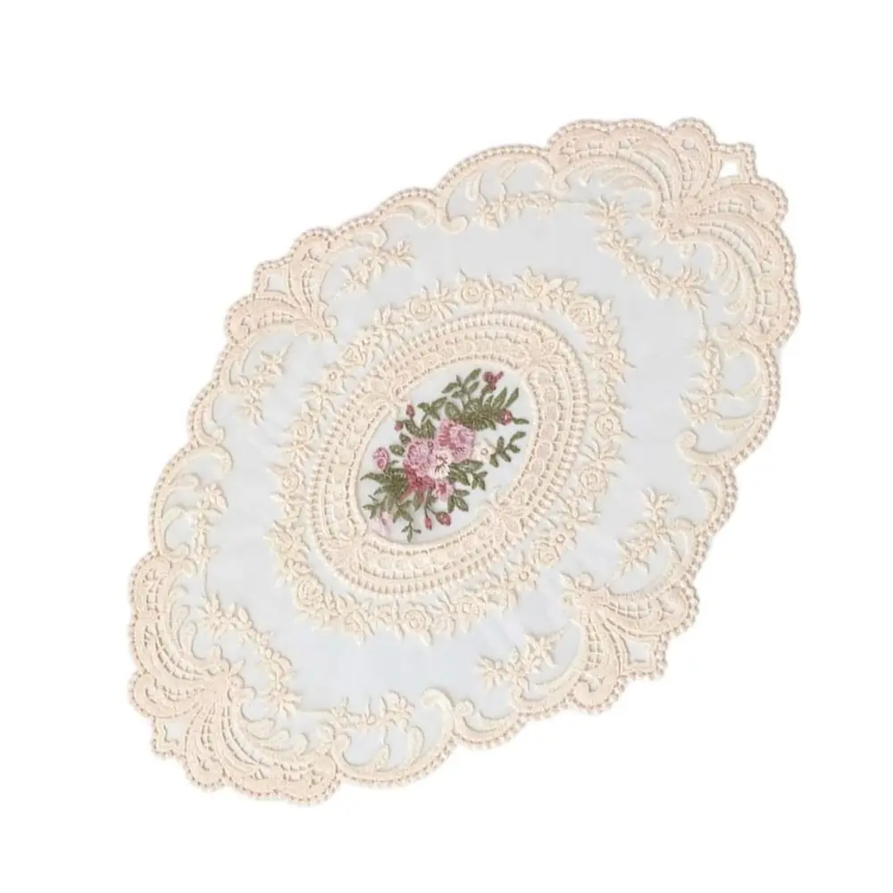 Кружевная вышитая подставка
Кружевная вышитая подставка