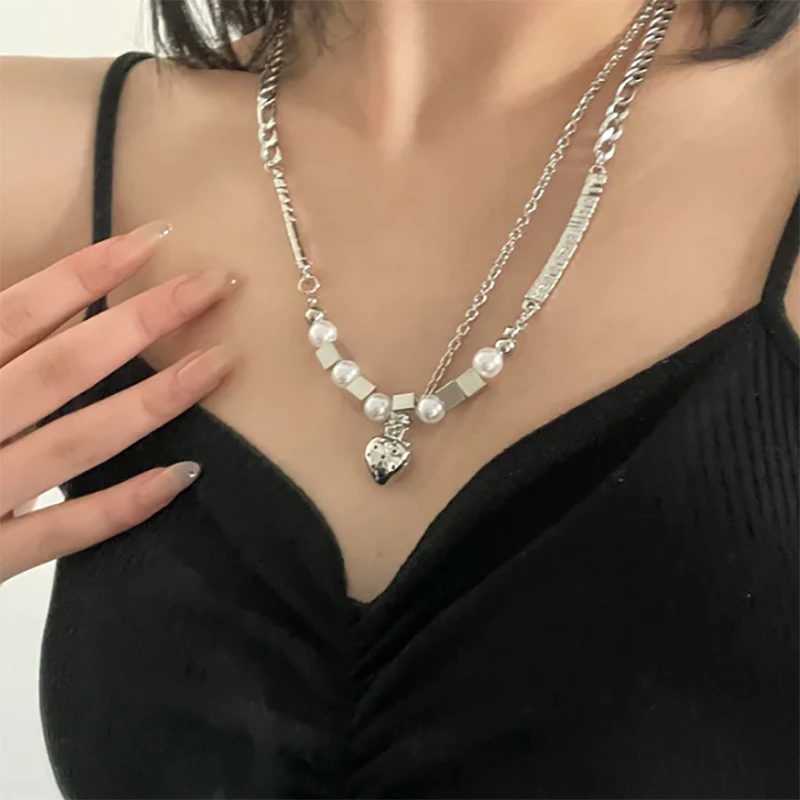 Strawberry Square Pearl Necklace With Heart Pendant for Women Party Jewelry Girls Birthday Gifts with gift Box Packing
Strawberry Square Pearl Necklace With Heart Pendant for Women Party Jewelry Girls Birthday Gifts with gift Box Packing