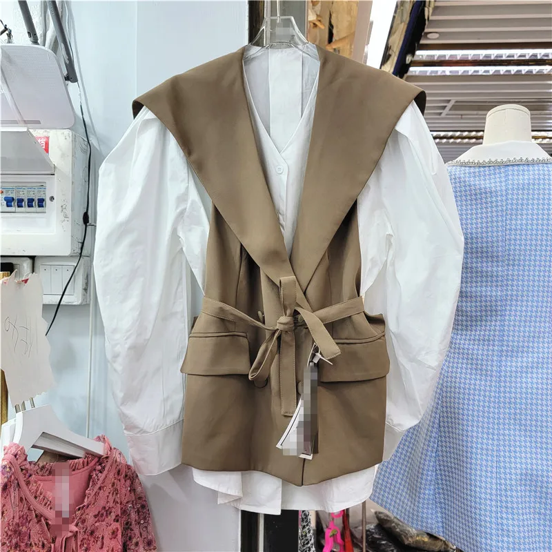 SuperAen Autumn 2022 Two Pieces of Navy Square Collar New Design V-neck Shirt Jacket Turn-down Collar Shirts for Women
SuperAen Autumn 2022 Two Pieces of Navy Square Collar New Design V-neck Shirt Jacket Turn-down Collar Shirts for Women