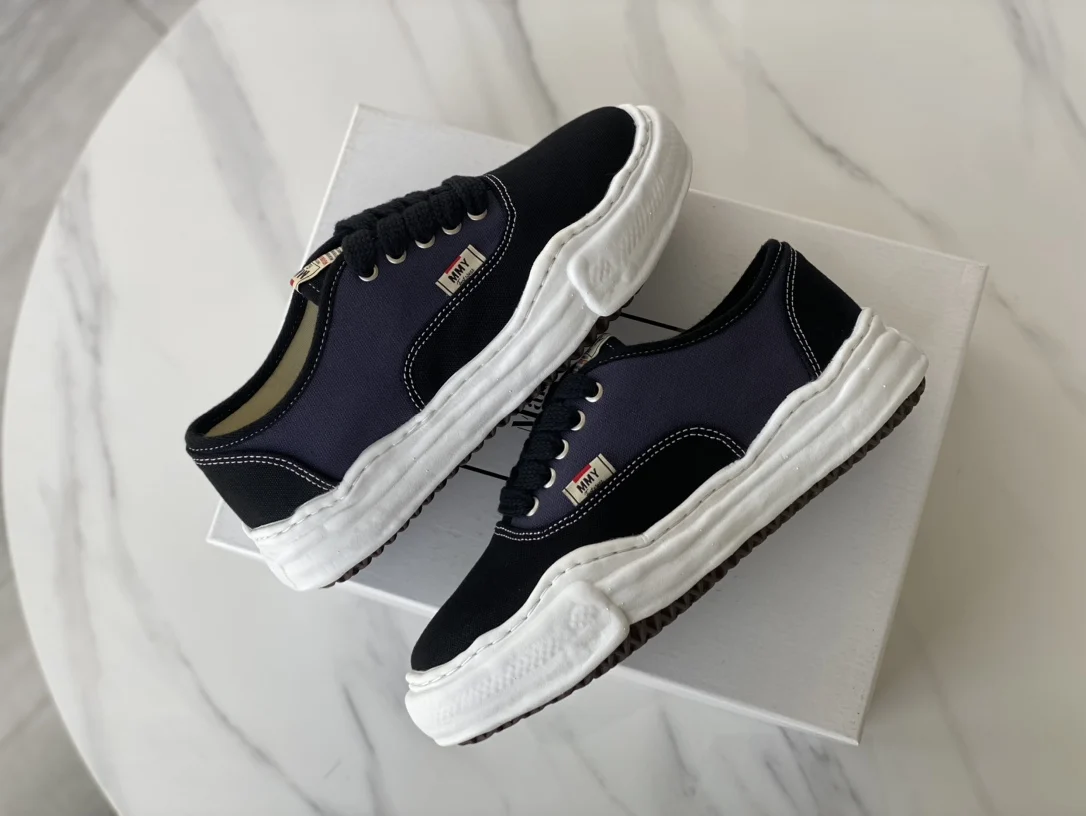 Dissolving Bottom Canvas Shoes Mihara Couple Board Shoes Luxury Designer Men's Casual Shoes Women Sneakers Student Tennis Shoes
Dissolving Bottom Canvas Shoes Mihara Couple Board Shoes Luxury Designer Men's Casual Shoes Women Sneakers Student Tennis Shoes