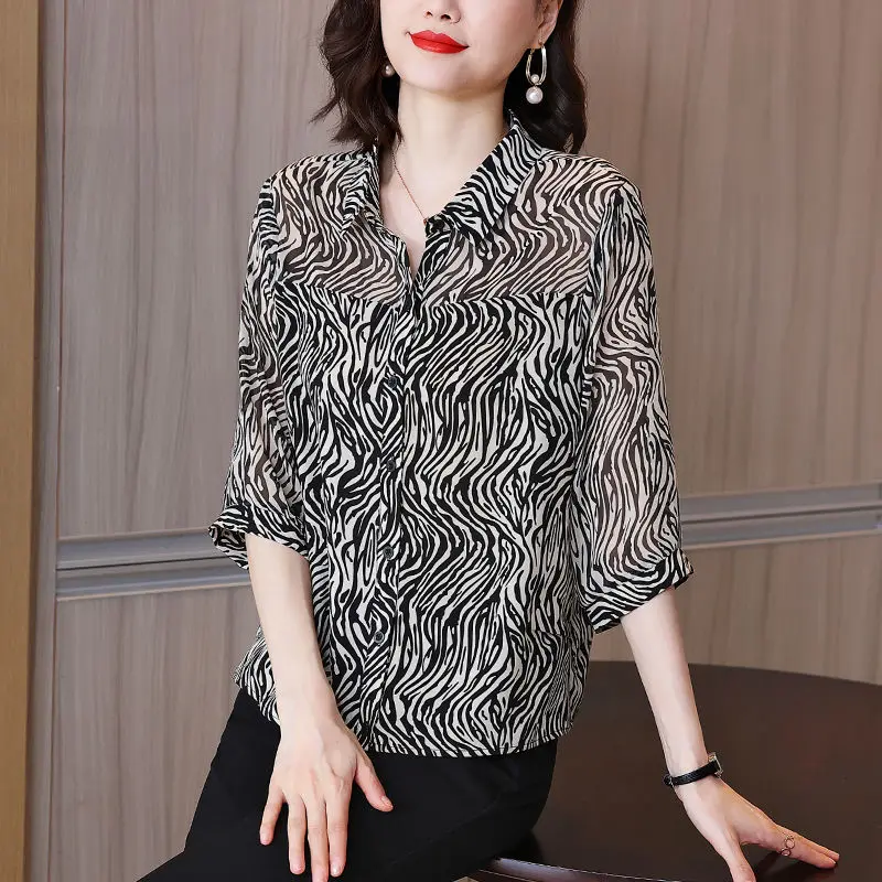 Chiffon top blouse collar female 2022 Summer seven -point sleeve thin summer zebra pattern temperament casual blouse female
Chiffon top blouse collar female 2022 Summer seven -point sleeve thin summer zebra pattern temperament casual blouse female