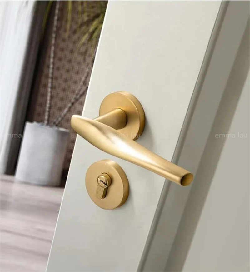 Gold Door Lock Set Minimalist Design Indoor Bedroom Door Silent Locks Household Room Wooden Split Door Lock With Keys
Gold Door Lock Set Minimalist Design Indoor Bedroom Door Silent Locks Household Room Wooden Split Door Lock With Keys