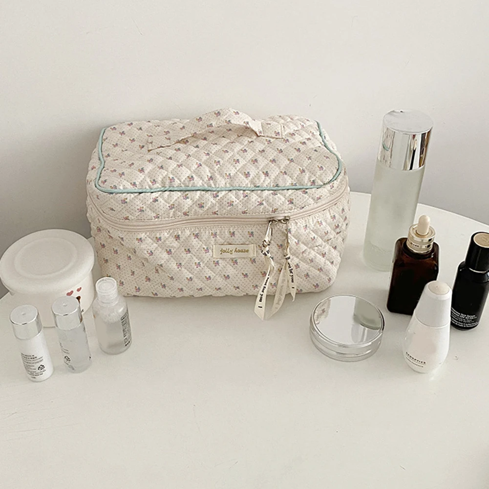 Women Makeup Storage Bag with Zipper Quilted Cosmetic Pouch Cotton Floral Printed Large Capacity Daily Use Bag Purse Set
Women Makeup Storage Bag with Zipper Quilted Cosmetic Pouch Cotton Floral Printed Large Capacity Daily Use Bag Purse Set