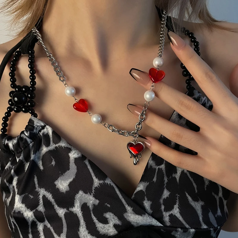 Red Love Stitching Pearl Necklace for Women Niche Fashion Design Light Luxury Hip Hop Cold Wind Collarbone Chain Popular Jewelry
Red Love Stitching Pearl Necklace for Women Niche Fashion Design Light Luxury Hip Hop Cold Wind Collarbone Chain Popular Jewelry