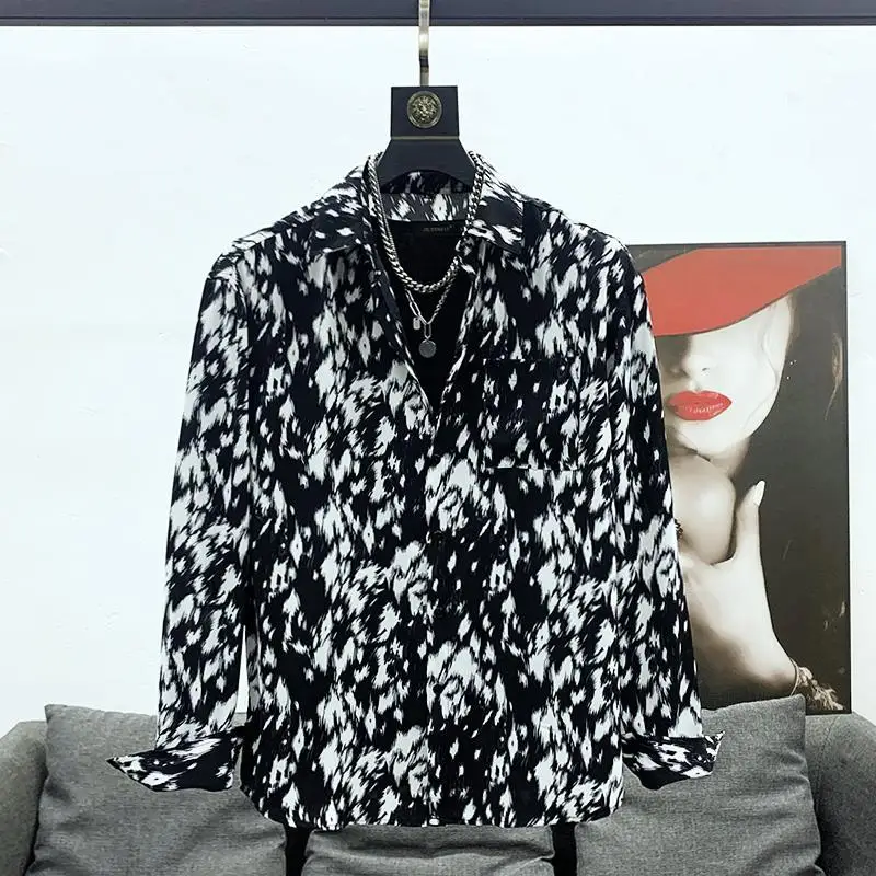 2022 Autumn New Long Sleeve Leopard Print Shirt Men Lapel Loose Button Up Blouse Breathable Streetwear Sexy Shirts Men Tops B88
2022 Autumn New Long Sleeve Leopard Print Shirt Men Lapel Loose Button Up Blouse Breathable Streetwear Sexy Shirts Men Tops B88