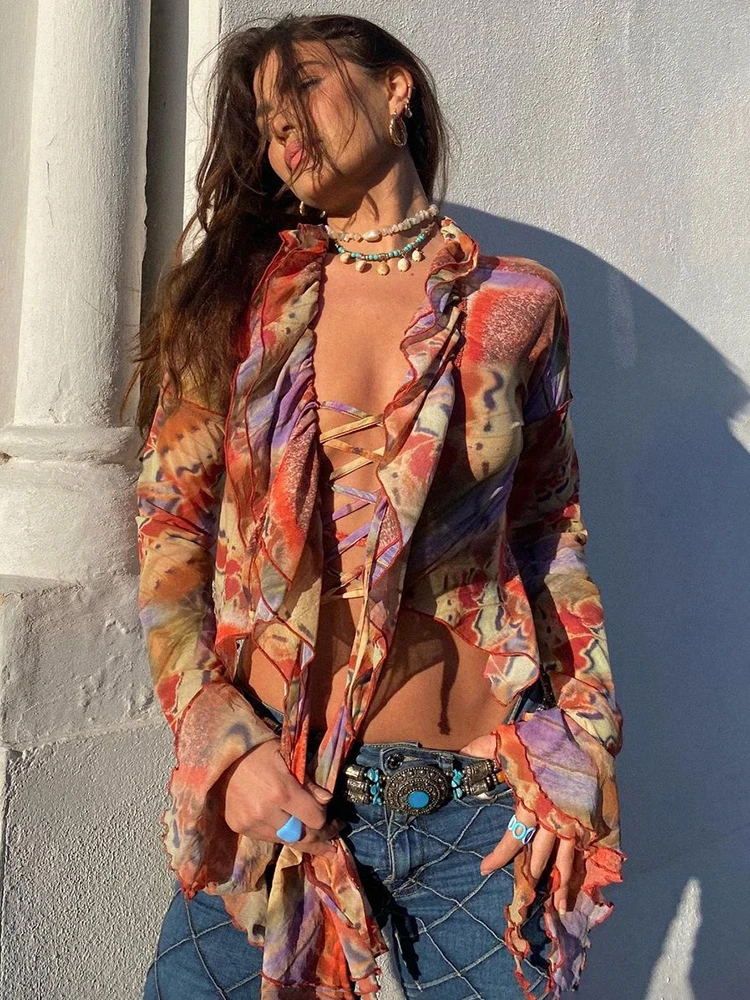 WeiYao Fairy Grunge Printed Crop Tops Sexy Cutout Ruched Tie Up Women'S Tshirts Aesthetic V-neck Flare Sleeve Tee 90s Vintage
WeiYao Fairy Grunge Printed Crop Tops Sexy Cutout Ruched Tie Up Women'S Tshirts Aesthetic V-neck Flare Sleeve Tee 90s Vintage