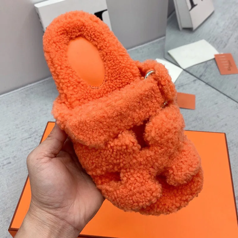 Designer Women Slippers Beach Sandals Luxury Brand Male Slippers Men's Casual Fashion Flat With Lovers That Occupy The Home 
Designer Women Slippers Beach Sandals Luxury Brand Male Slippers Men's Casual Fashion Flat With Lovers That Occupy The Home