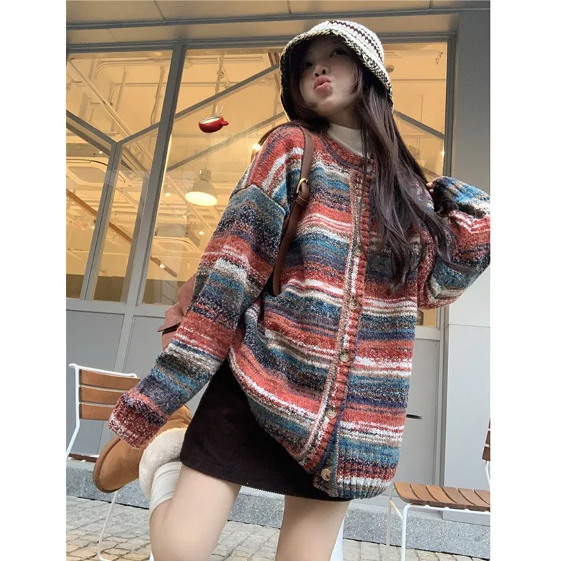 2023 New Arrival Autumn Women Striped Knitted O-neck Cardigan Casual Loose Fit Long Sleeve Single Breasted Soft Sweater V828
2023 New Arrival Autumn Women Striped Knitted O-neck Cardigan Casual Loose Fit Long Sleeve Single Breasted Soft Sweater V828