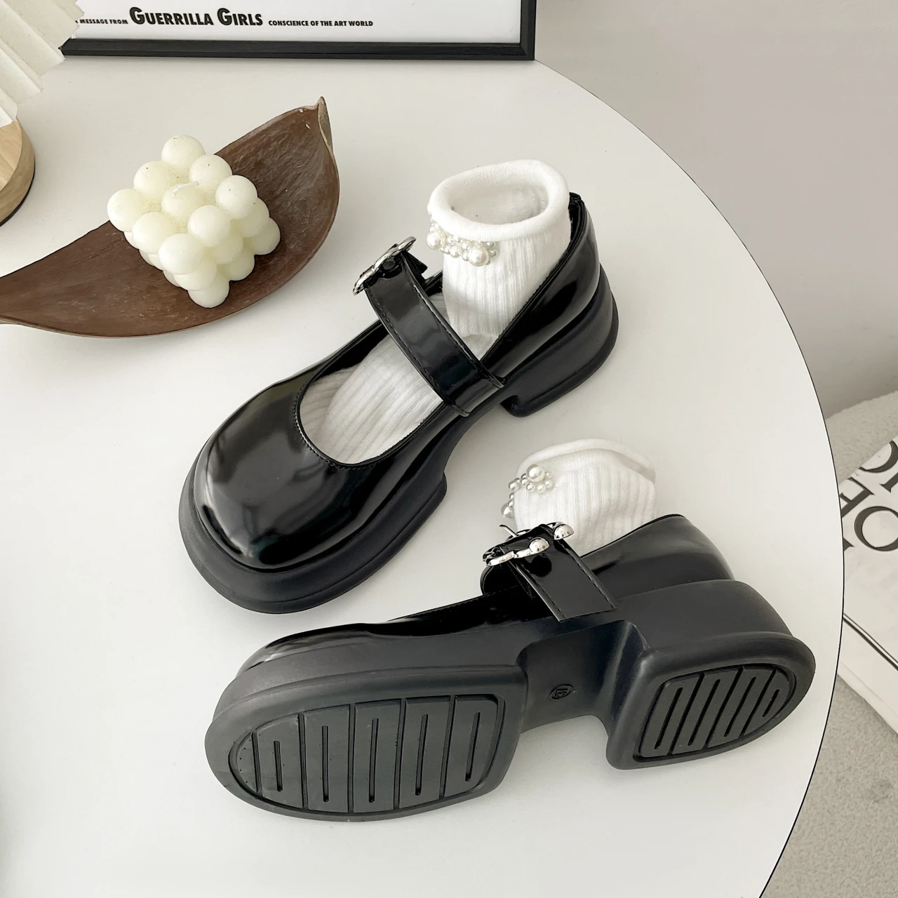Lolita thick-soled women's shoes autumn new single shoes small leather shoes Mary Jane retro school shoes JK uniform high heels
Lolita thick-soled women's shoes autumn new single shoes small leather shoes Mary Jane retro school shoes JK uniform high heels