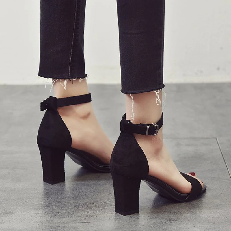 Women Chunky Heel Sandals Suede One-Line Buckle Open Toe High Solid Color Fashion 2022 New Arrivals Pumps Shoes
Women Chunky Heel Sandals Suede One-Line Buckle Open Toe High Solid Color Fashion 2022 New Arrivals Pumps Shoes