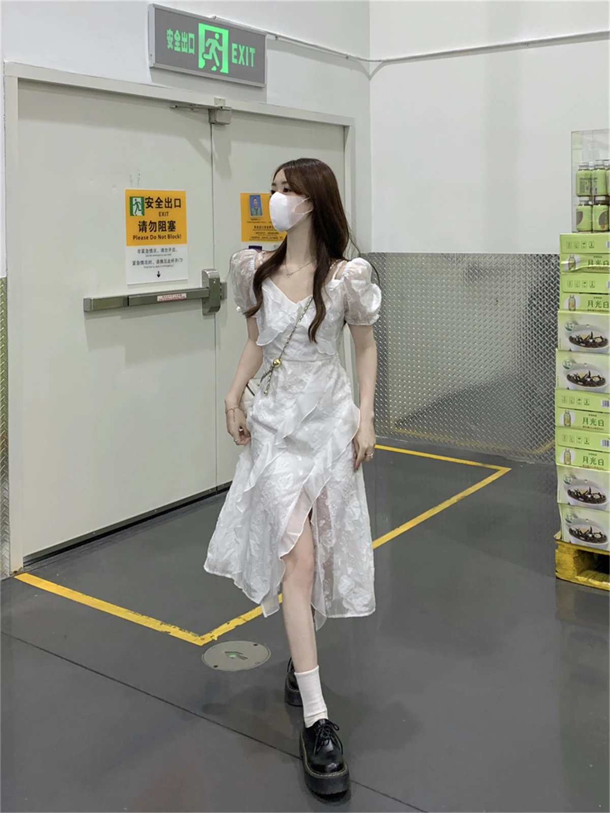 2023 Spring/Summer Women's French Small Waist Slim Commuter Casual Irregular Ruffled Dress
2023 Spring/Summer Women's French Small Waist Slim Commuter Casual Irregular Ruffled Dress