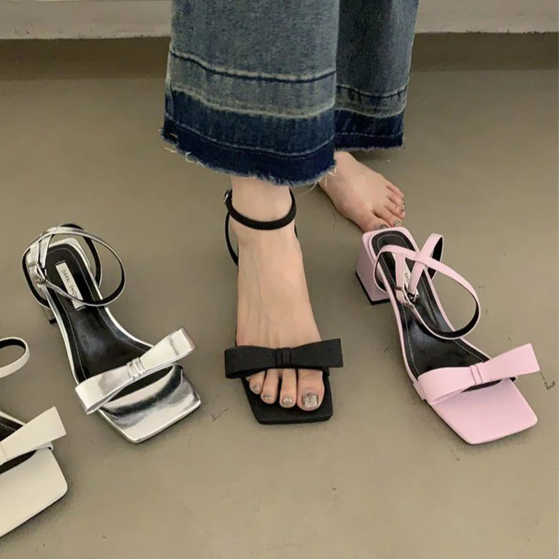 2023 Open Toe Chunky Bow Women Sandals Mid Heels Shoes Party Shallow Slides Summer Pumps Shoes Slippers Dress Chaussure Femme
2023 Open Toe Chunky Bow Women Sandals Mid Heels Shoes Party Shallow Slides Summer Pumps Shoes Slippers Dress Chaussure Femme