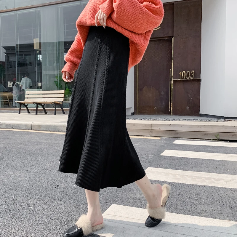 Winter Women 2020 New Vintage Elegant Long Knit Skirt Warmth Big Swing Knitted Skirt High Waist Autumn Fashion Chic Pleated Kirt
Winter Women 2020 New Vintage Elegant Long Knit Skirt Warmth Big Swing Knitted Skirt High Waist Autumn Fashion Chic Pleated Kirt