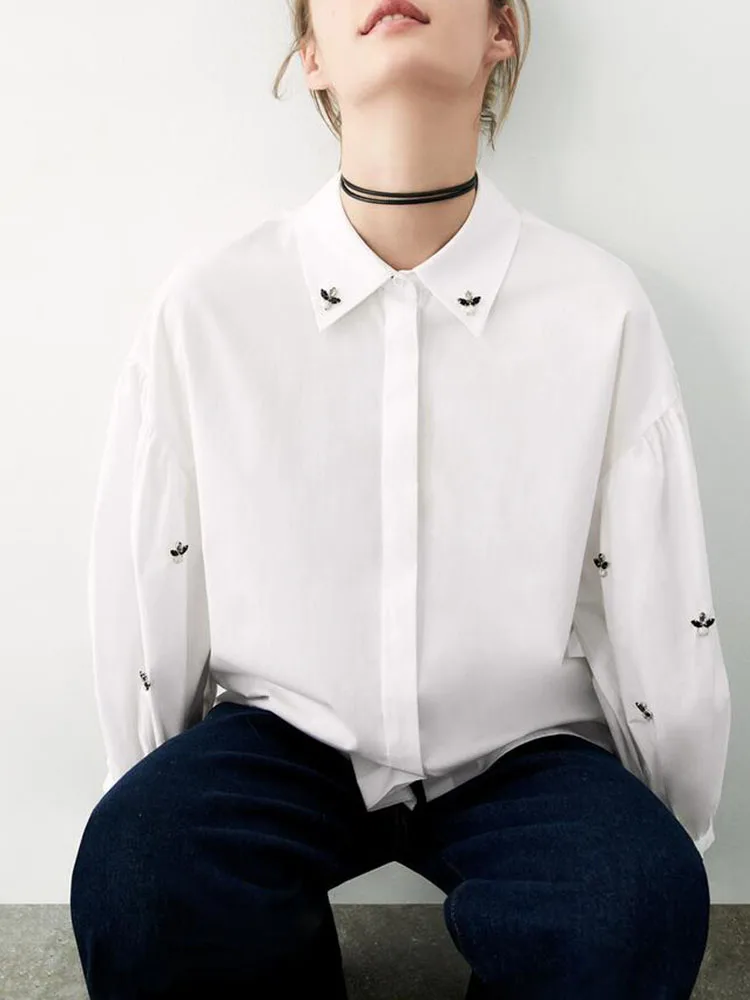 quality spring new women's clothing literary simple and versatile polo collar rhinestone decorated poplin shirt
quality spring new women's clothing literary simple and versatile polo collar rhinestone decorated poplin shirt