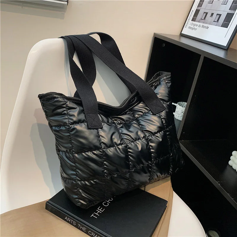 Winter Large Capacity Space Cotton Ladies Shoulder Bags 2023 Hit Fashion Women Tote Bag Brands Designer Shopping Handbags Female
Winter Large Capacity Space Cotton Ladies Shoulder Bags 2023 Hit Fashion Women Tote Bag Brands Designer Shopping Handbags Female