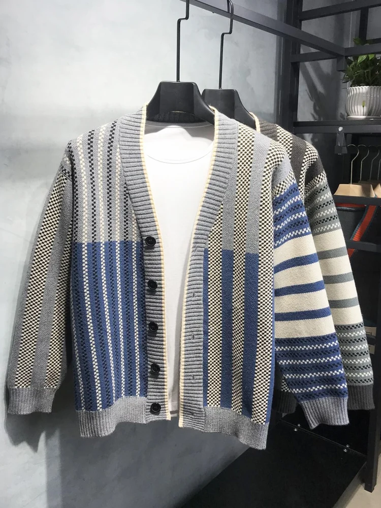 2022 Slim Knitted Cardigan Sweater Men's Tops Autumn Winter Ropa Hombre Korean Style Buttons Knitwear Fashion Casual Coat Q04
2022 Slim Knitted Cardigan Sweater Men's Tops Autumn Winter Ropa Hombre Korean Style Buttons Knitwear Fashion Casual Coat Q04