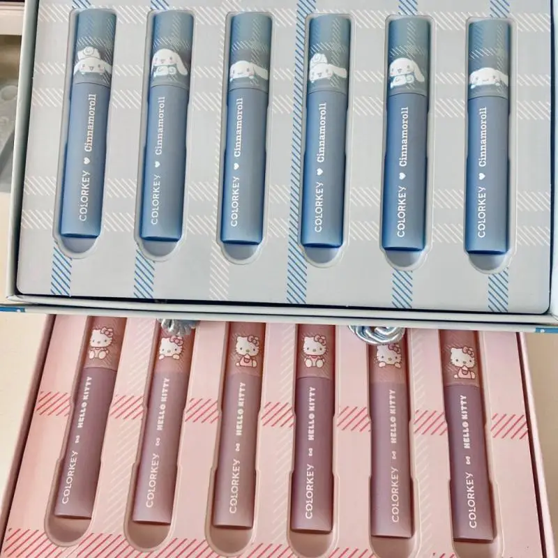 Sanrioed Anime Cartoon Cinnamoroll Hellokittys Lip Glaze Ins Girl Heart Kawaii Light Mist Velvet Easy To Color Lipstick Set Gift
Sanrioed Anime Cartoon Cinnamoroll Hellokittys Lip Glaze Ins Girl Heart Kawaii Light Mist Velvet Easy To Color Lipstick Set Gift