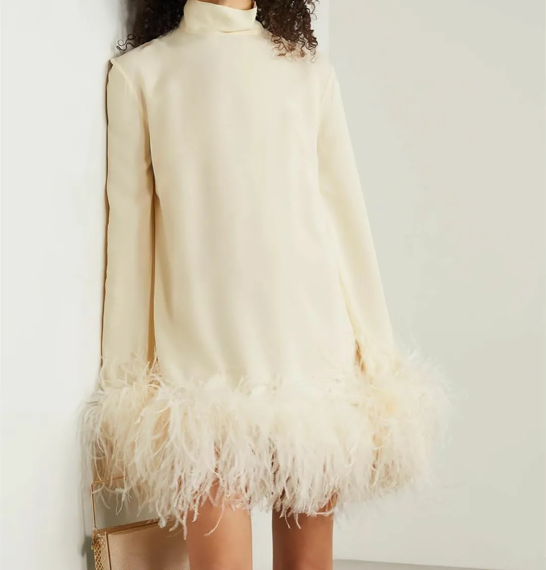 Elegant Short Crepe Evening Dress With Feathers A-Line Long Sleeve Prom Dresses Above Knee Length Robe De Mariée Party Gown
Elegant Short Crepe Evening Dress With Feathers A-Line Long Sleeve Prom Dresses Above Knee Length Robe De Mariée Party Gown