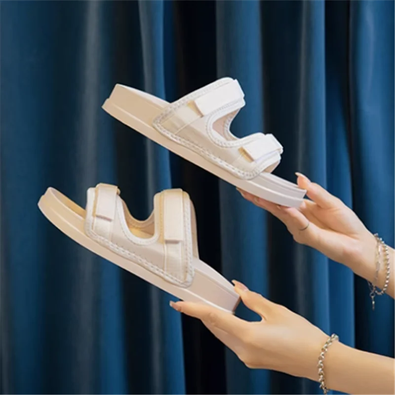 Slippers female summer wear fashionable in 2023 the new joker antiskid flat a word procrastinates household cool slippers
Slippers female summer wear fashionable in 2023 the new joker antiskid flat a word procrastinates household cool slippers