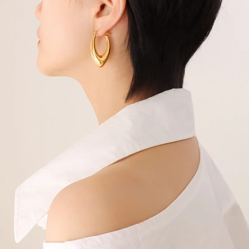 Fashion Personality U-Shaped Ladies Earrings Temperament Elegant Stainless Steel Ladies Trendy Exquisite Earrings Wedding Gift
Fashion Personality U-Shaped Ladies Earrings Temperament Elegant Stainless Steel Ladies Trendy Exquisite Earrings Wedding Gift