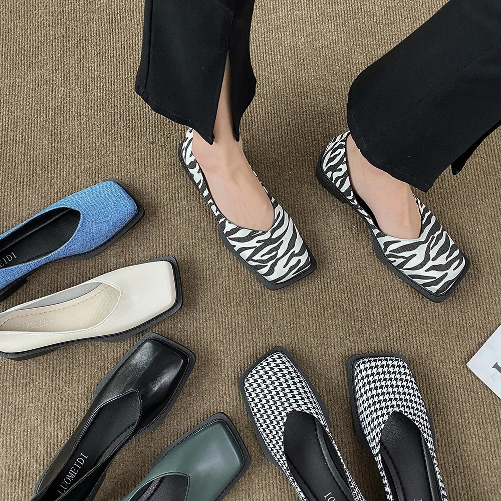 French Single Shoes Women's Spring New Fashion Square Head Elegant Retro Trend Loafers Mary Janes Shoes Square Toe Shoes
French Single Shoes Women's Spring New Fashion Square Head Elegant Retro Trend Loafers Mary Janes Shoes Square Toe Shoes