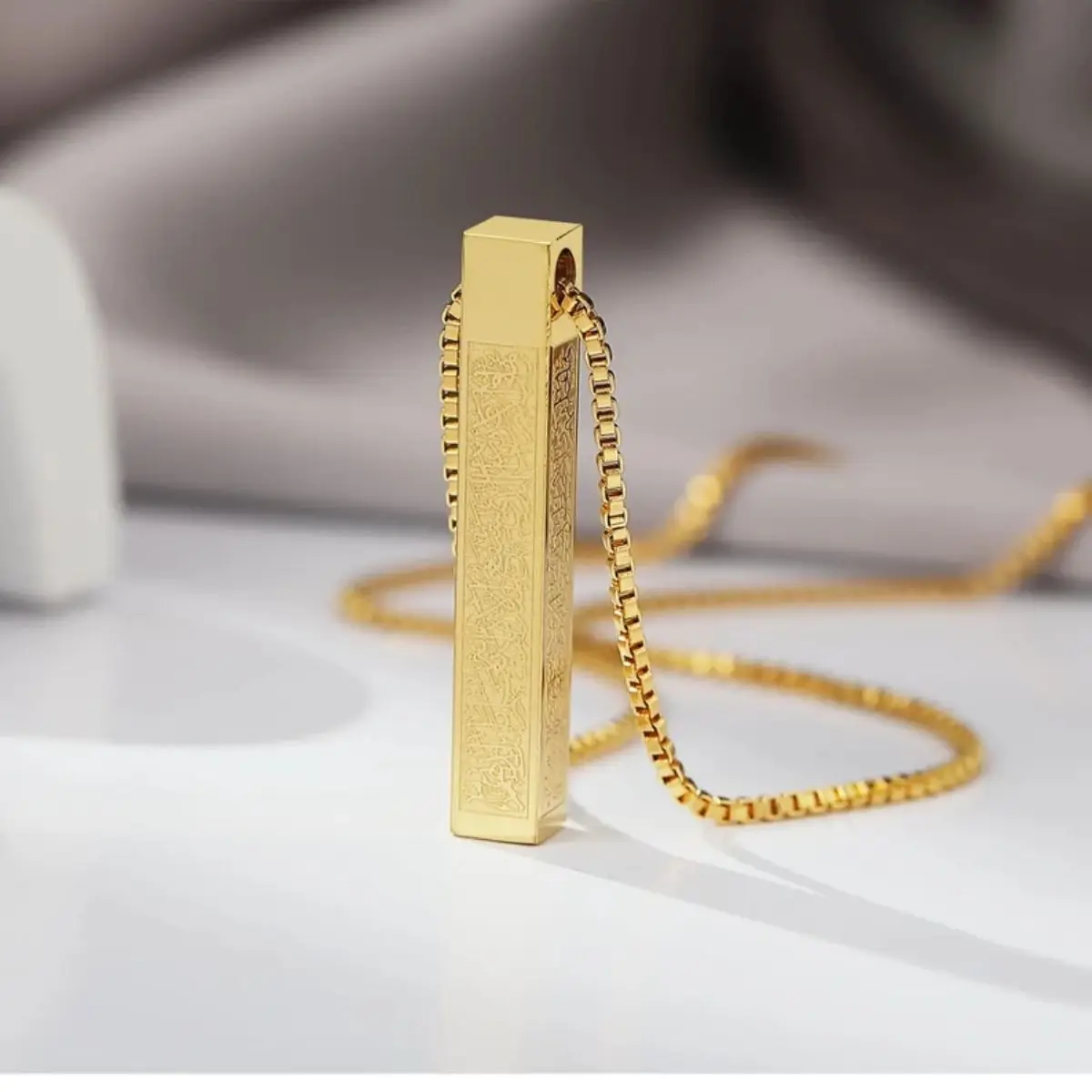 Titanium steel necklace women hundred with high-class sense of not losing color jewelry long pillar pendant diy accessory
Titanium steel necklace women hundred with high-class sense of not losing color jewelry long pillar pendant diy accessory