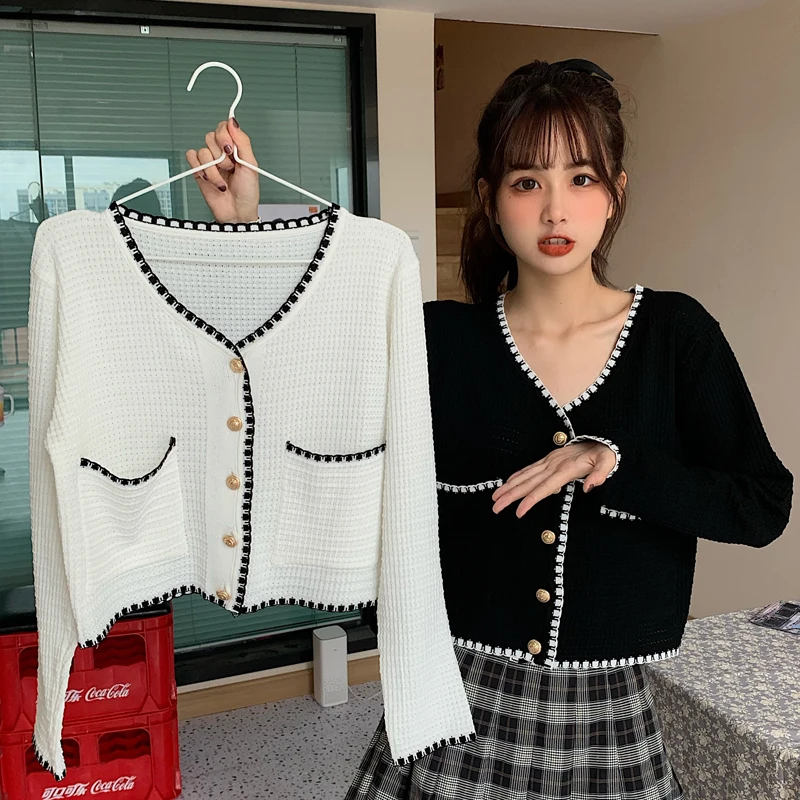 Women Knitted Full Sleeve Single-Breasted Buttons Sweaters Cardigans Lady Knit Pockets Chic Crop Tees Tops for Female
Women Knitted Full Sleeve Single-Breasted Buttons Sweaters Cardigans Lady Knit Pockets Chic Crop Tees Tops for Female
