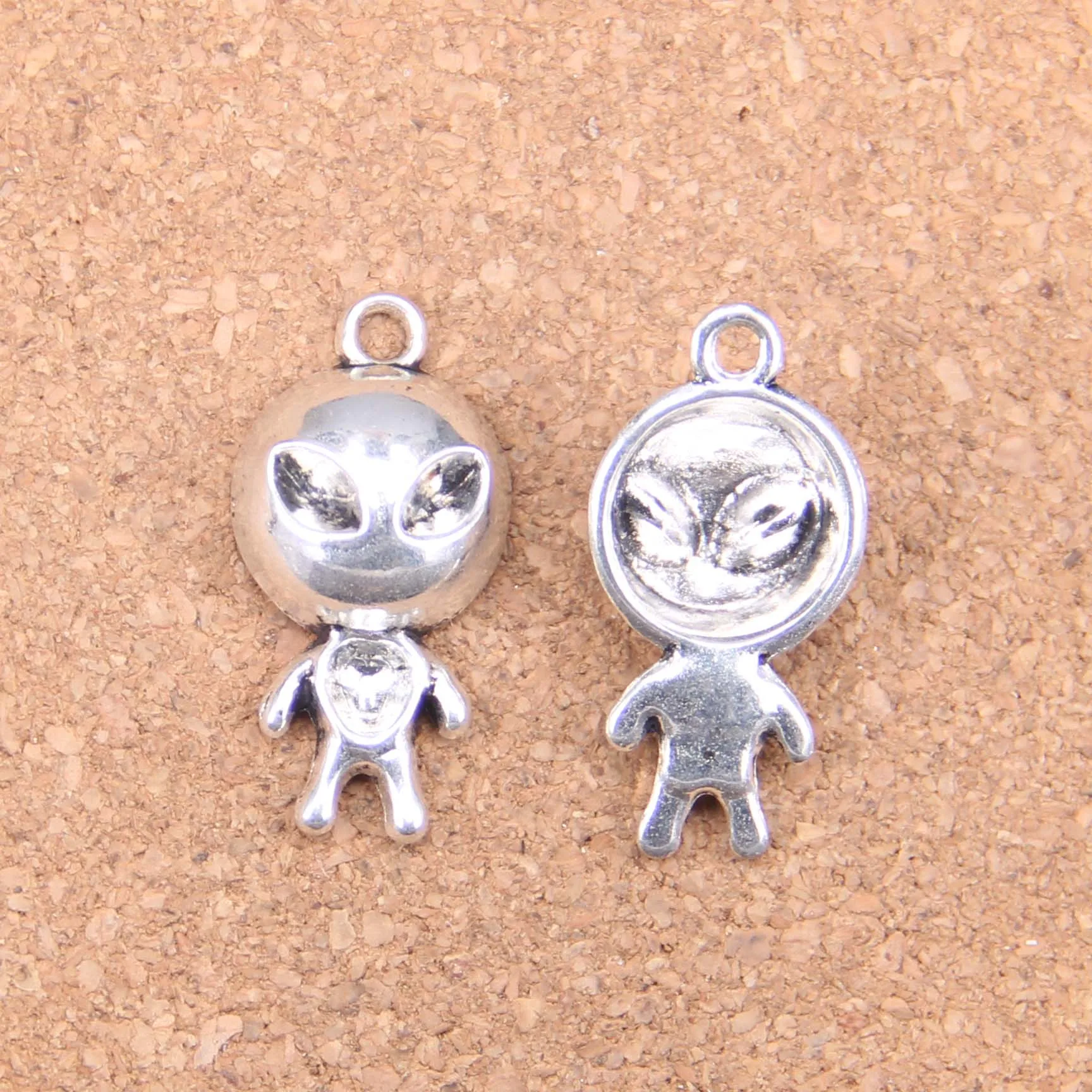 36pcs Charms alien et 31x15mm Antique Pendants,Vintage Tibetan Silver Jewelry,DIY for bracelet necklace 
36pcs Charms alien et 31x15mm Antique Pendants,Vintage Tibetan Silver Jewelry,DIY for bracelet necklace