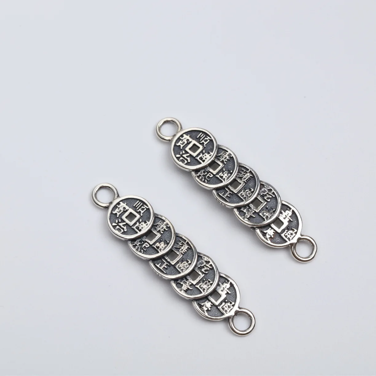 S925 Sterling Silver Thai Silver Five Emperors Coin Hand Foot Sign diy Woven Red Rope Bracelet Foot Chain Silver Jewelry
S925 Sterling Silver Thai Silver Five Emperors Coin Hand Foot Sign diy Woven Red Rope Bracelet Foot Chain Silver Jewelry